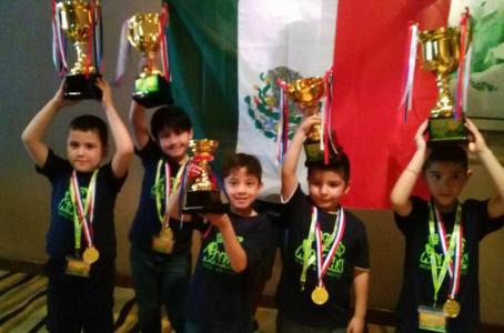 Los cinco niños mexicanos que representaron al país en el Campeonato Internacional de Cálculo Mental, en Kuala Lumpur, Malasia, resultaron ganadores.
