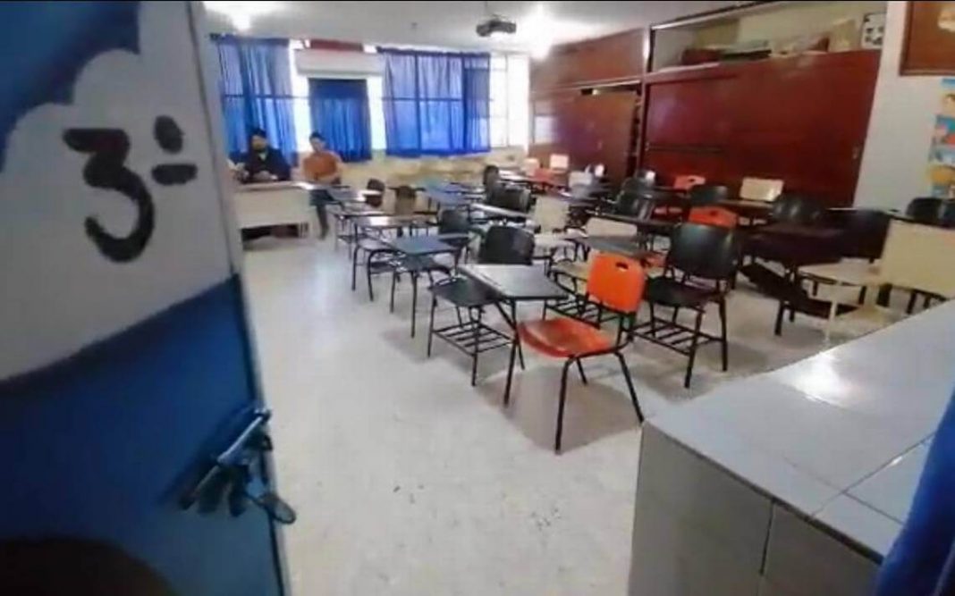 maestros de mexico - pocos alumnos cierre clases - carlos tovar pulido